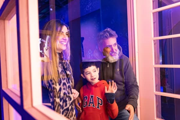 Family experiences and plans at Bubble Planet Experience - BUBBLE PLANET New York: An Immersive Experience